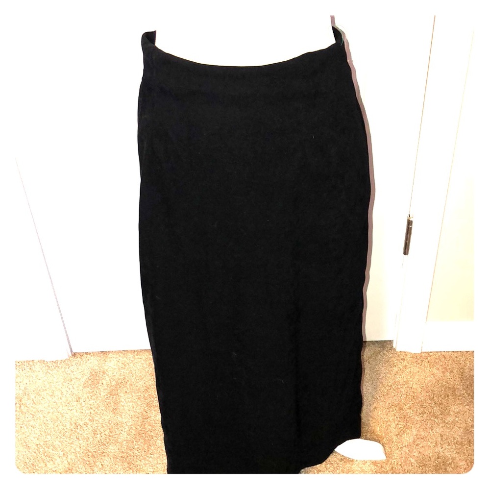 Suede-like black pencil skirt